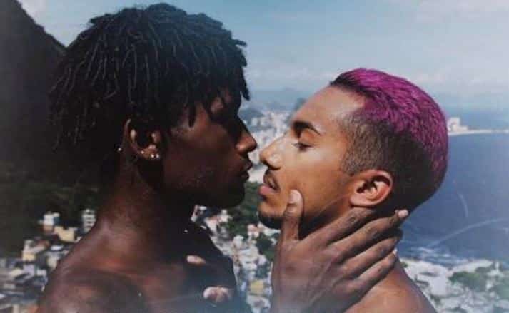 Rennan da Penha é alvo de homofobia após divulgar capa de novo single (Foto: Reprodução)