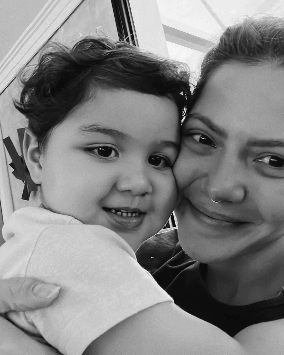 Sarah Poncio desabafa após perder filho para mãe biológica (Reprodução/Instagram)