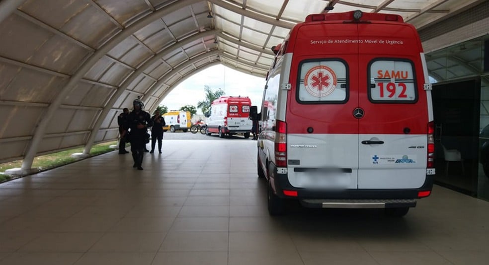 Vítimas foram socorridas para o Hospital de Emergência e Trauma de Campina Grande (Foto: Reprodução)