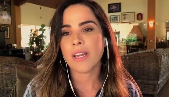 Wanessa vê Zezé dizer tudo que sabe do marido dela e se afasta de Zilu (Foto: Reprodução)