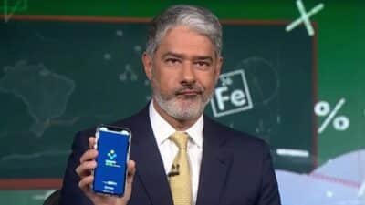 William Bonner reclama de aplicativo no Jornal Nacional e chama atenção de telespectadores da Globo (Foto: Reprodução)