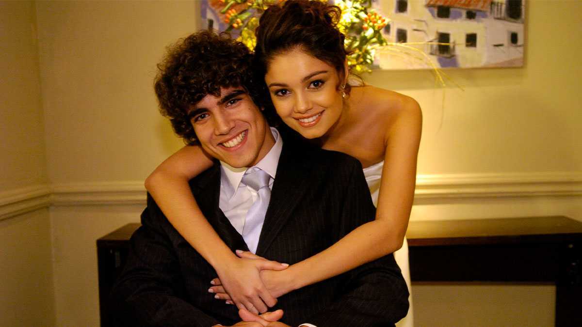 Angelina (Sophie Charlotte) e Bruno (Caio Castro) em Malhação 2008 (Reprodução)