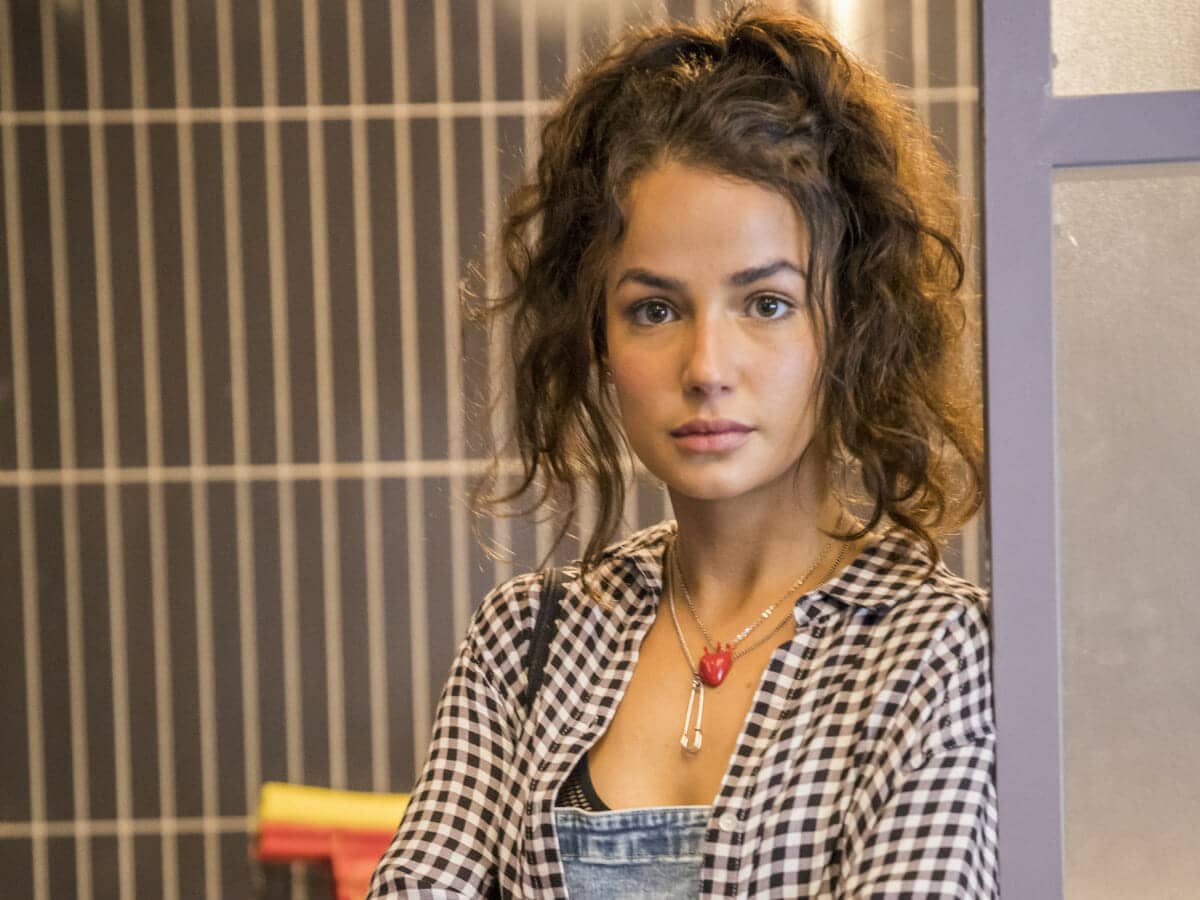 Cecília (Fernanda Marques) em Um Lugar ao Sol (Reprodução/Globo)