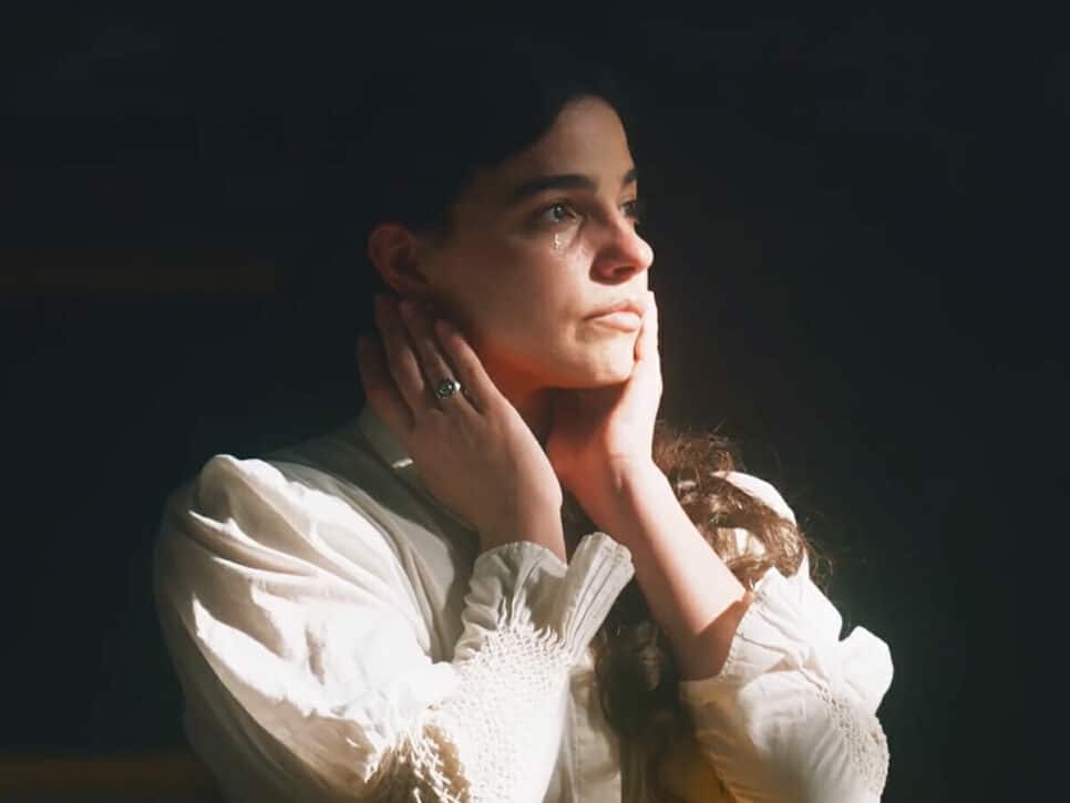 Pilar (Gabriela Medvedovski) em Nos Tempos do Imperador (Reprodução/TV Globo).