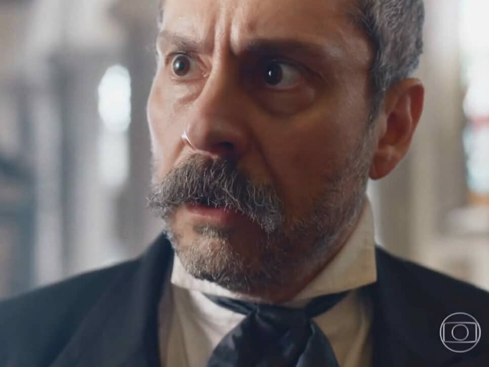 Final de Nos Tempos do Imperador: Armado, Tonico surta, faz refém e foge (Foto: Reprodução/TV Globo)