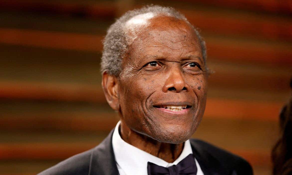 O famoso ator e diplomata americano, Sidney Poitier morre aos 94 anos (Foto: Reprodução)