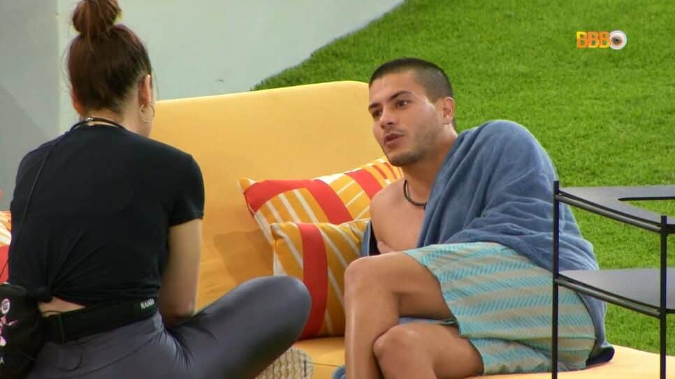 BBB22: Naiara coloca Arthur Aguiar contra a parede e joga na cara traições (Reprodução/Globo)