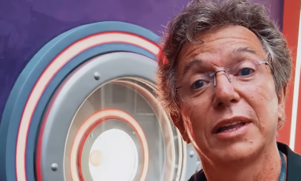 Boninho estaria procurando casais famosos para o BBB 23