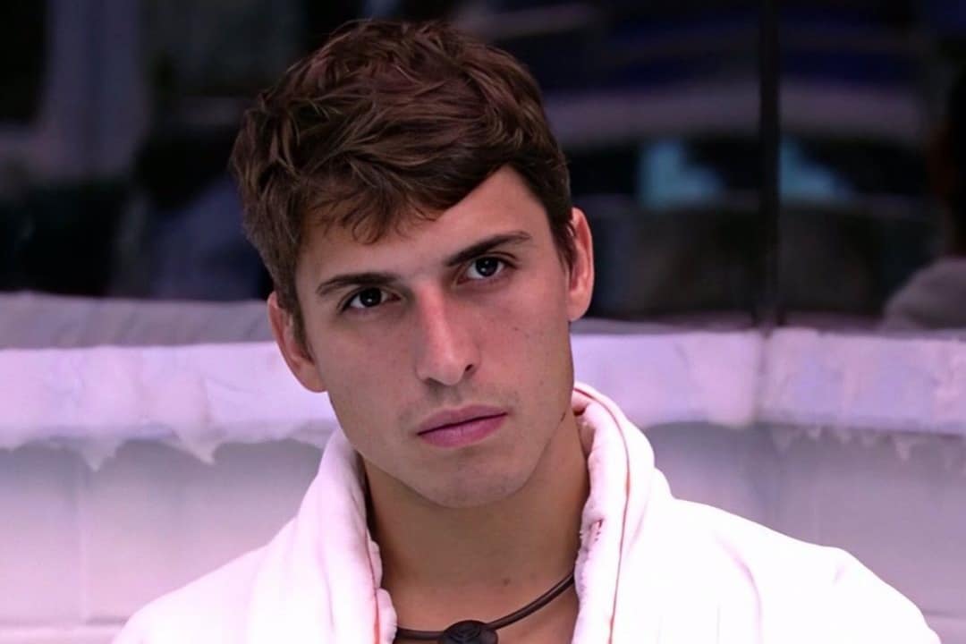 Polêmico ex-BBB Felipe Prior é confirmado na lista de participantes de A Fazenda 14 (Reprodução)