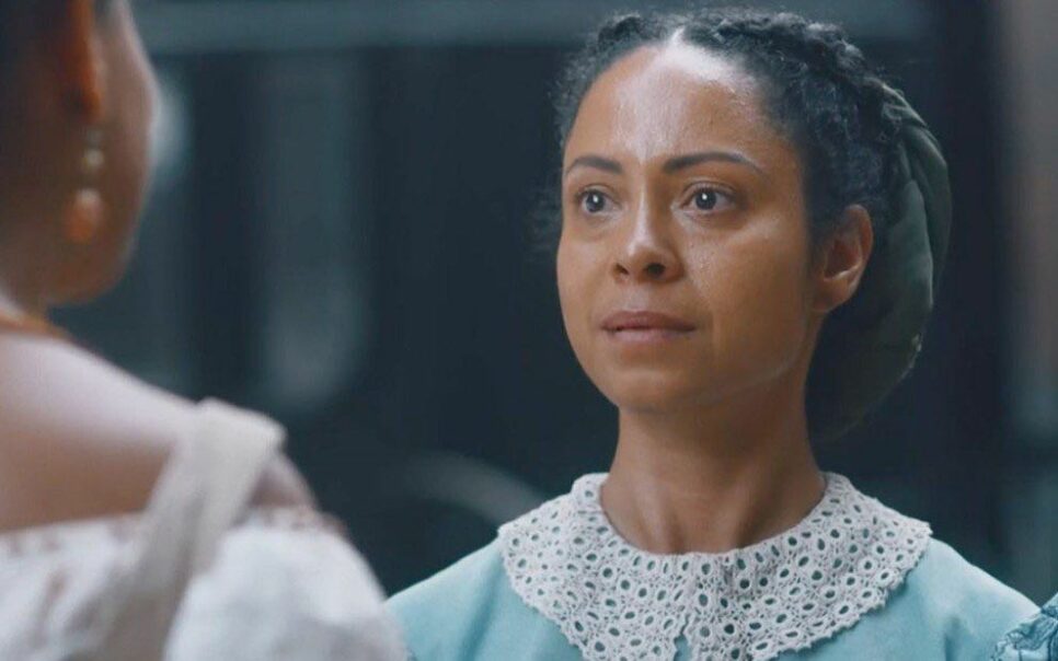 Nos Tempos do Imperador: Cândida prevê desgraça de Justina e fica calada