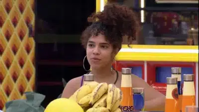 Imagem do post BBB22: Chocado! Maria revelou que já beijou a mesma mulher que o pai