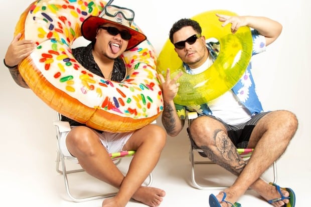 Igão e Mítico, no comando do podcast Podpah  (Foto: Reprodução)