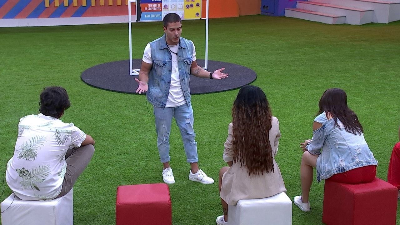 BBB 22: Maria briga com Arthur Aguiar após Jogo da Discórdia (Foto: Reprodução)