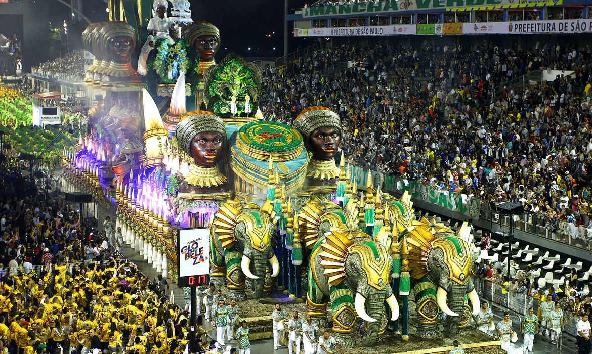 A Globo exibirá os desfiles das Escolas de Samba em abril (Foto: Reprodução)