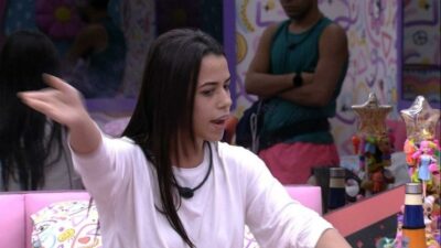 Imagem do post BBB22: Larissa se revolta com pegação de Eliezer e Natália: “Coragem”