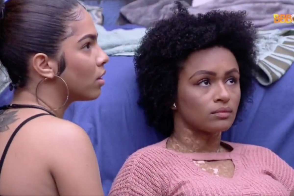 BBB22: Maria pede desculpas a Natália após baldada (Foto: Reprodução)