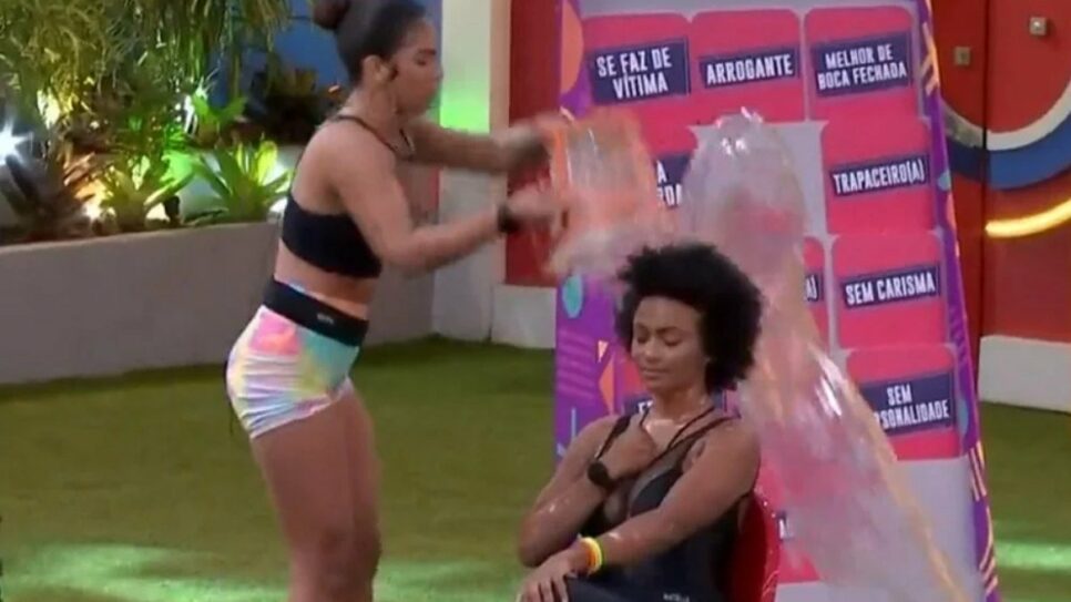 BBB22: Maria agrediu cabeça de Natália (Foto: Reprodução)