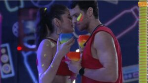 Eslô pede para Lucas não falar sobre o casal Natália e Eli do BBB22 (Foto: Reprodução / Globoplay)