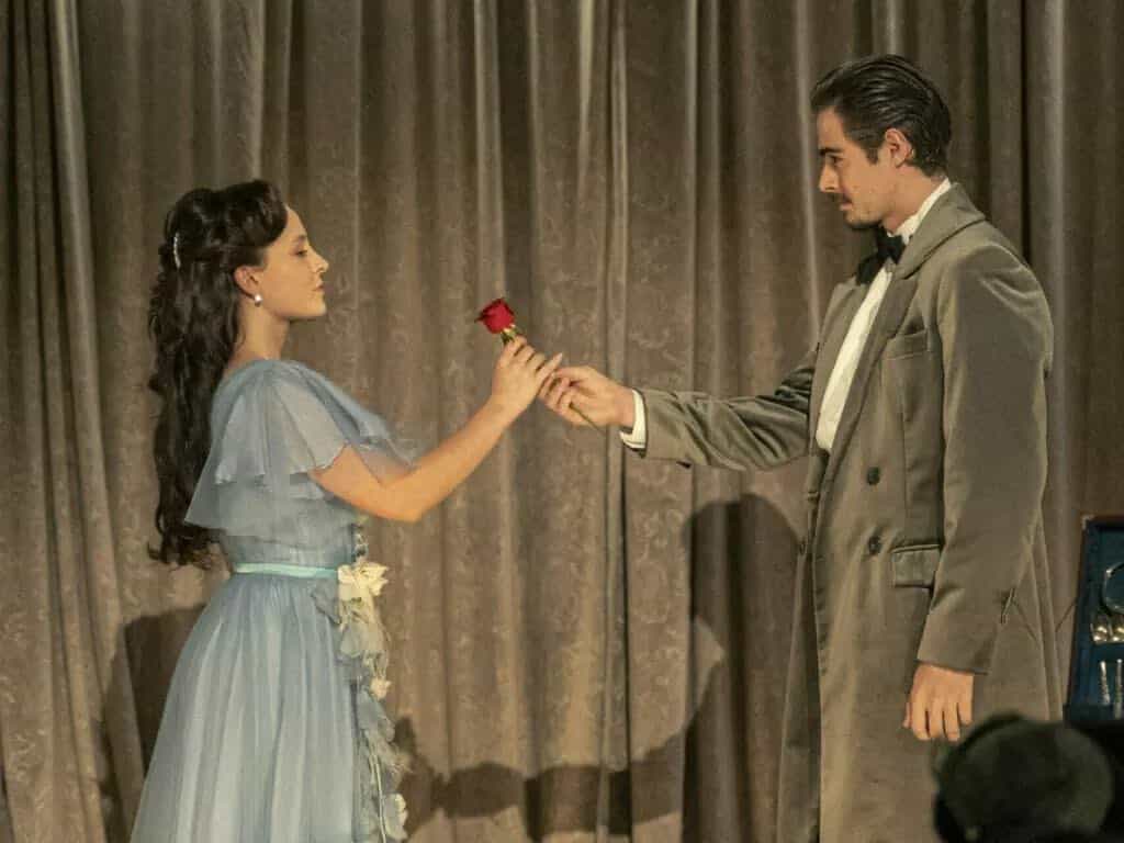 Além da Ilusão: Prestes a perder a vida, Elisa reencontra Davi: 'Corre perigo'