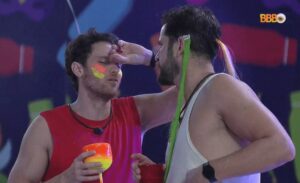 Lucas e Gustavo falam sobre estratégia de jogo do BBB22 (Foto: Reprodução / Globoplay)