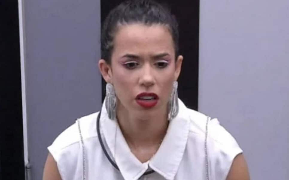 Larissa não gostou de ser indicada por Arthur para o castigo do 'Monstro" (Foto: Reprodução / Globoplay)