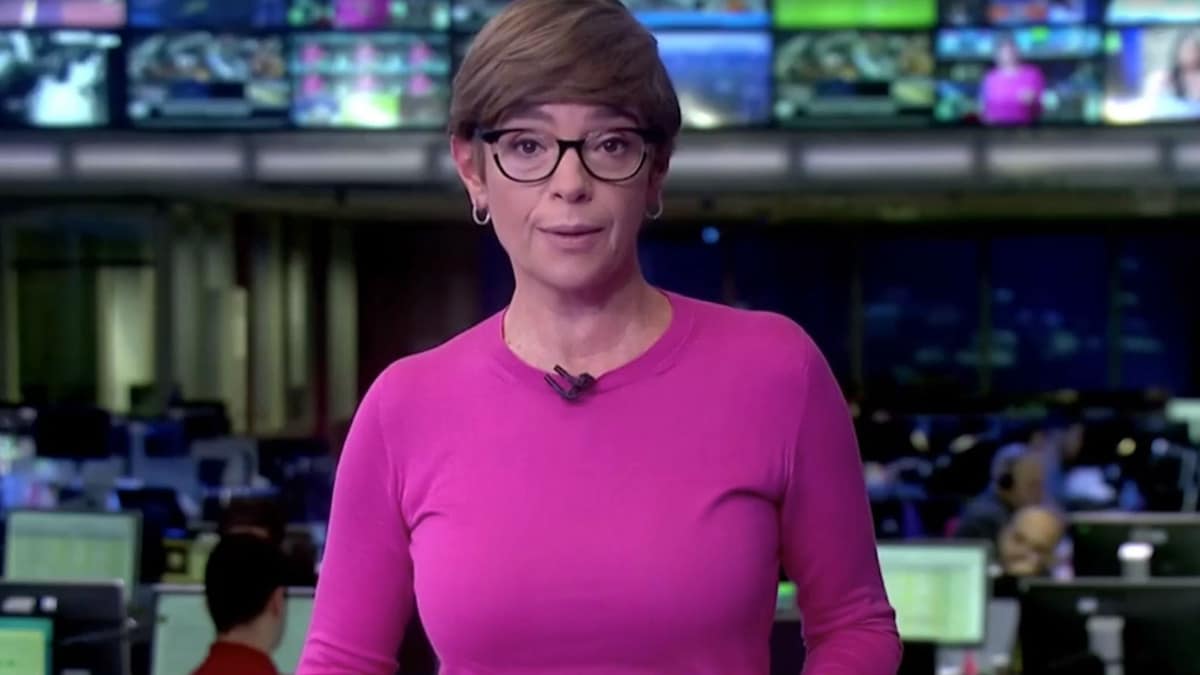 Renata Lo Prete apresenta o Jornal da Globo (Foto: Reprodução / Internet)