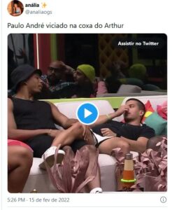 Internautas fazem memes com a troca de carinhos entre PA e Arthur (Foto: Reprodução / Twitter)