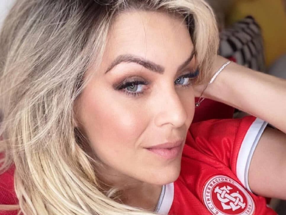 Renata Fan comanda o programa esportivo da Band desde 2007 (Foto: Reprodução / Internet)