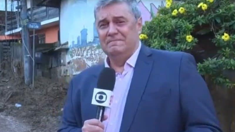 Ao vivo no Bom Dia Rio, Flávio Fachel cai no choro por tragédia em Petrópolis (Reprodução/Globo)