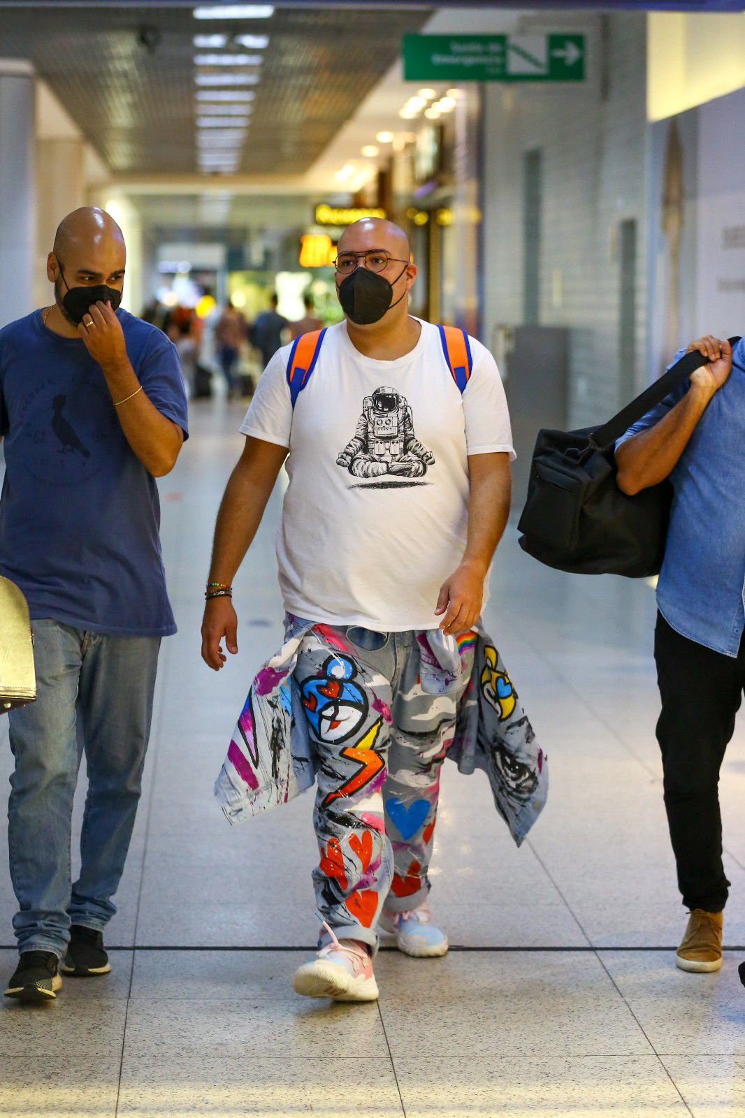 Tiago Abravanel embarca no aeroporto Santos Dumont no Rio de Janeiro após desistir do BBB22 (Foto: Victor Chapetta / Agnews)