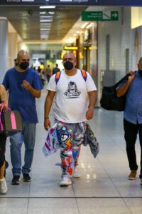 Tiago Abravanel embarca no aeroporto Santos Dumont no Rio de Janeiro após desistir do BBB22 (Foto: Victor Chapetta / Agnews)