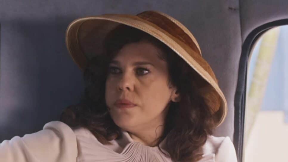 Além da Ilusão - Após sequestrar bebê de Heloísa (Paloma Duarte) e ser presa, Úrsula (Bárbara Paz) morre? Veja o desfecho da personagem (Foto: Reprodução / Globo)