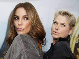 Ivete Sangalo ao lado da amiga Xuxa Meneghel (Foto: Reprodução / Internet)