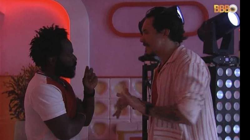 BBB22: Carente, Eliezer leva fora de Douglas após forçar amizade (Reprodução/Globoplay)