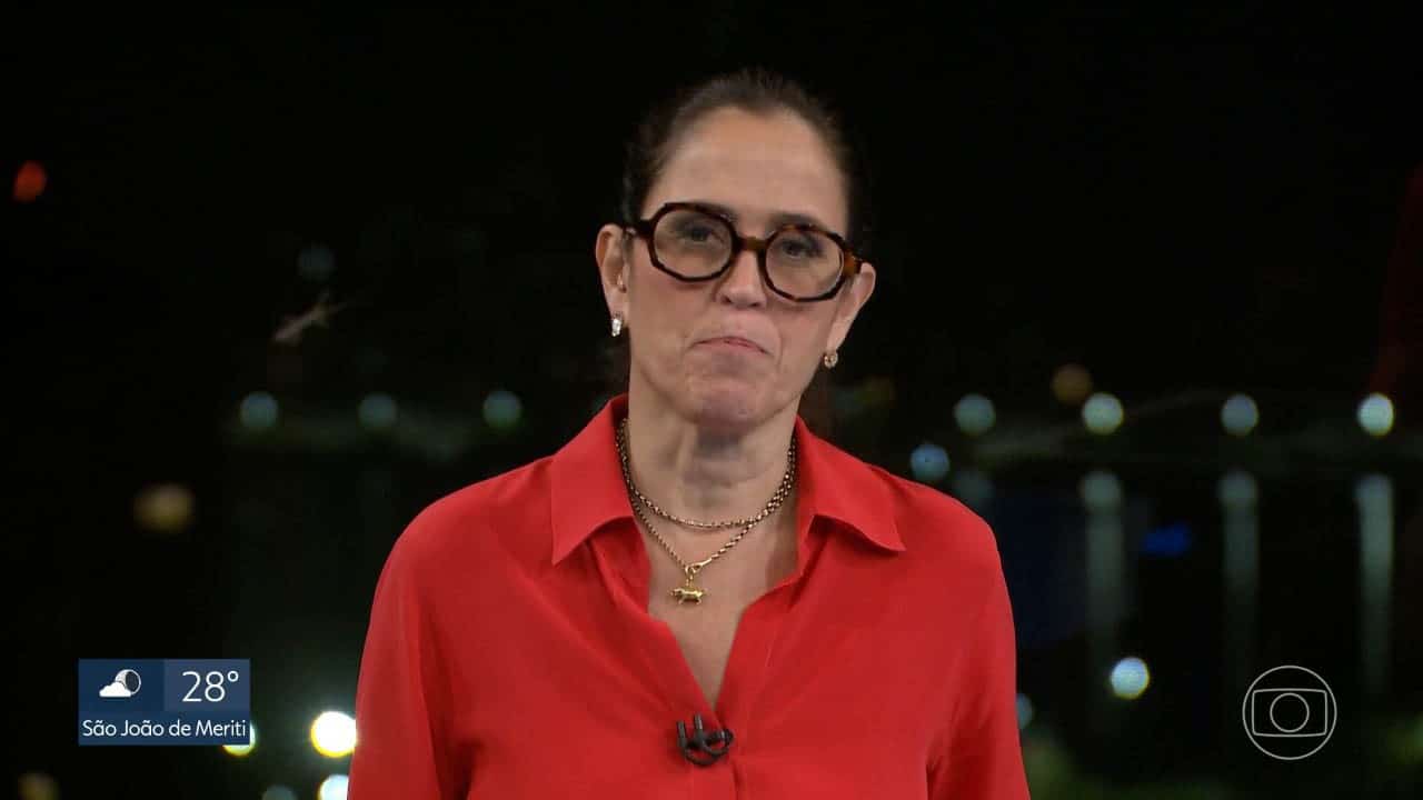 Ana Luiza Guimarães é pega de surpresa após bicho entrar em estúdio da Globo (Foto: Reprodução)