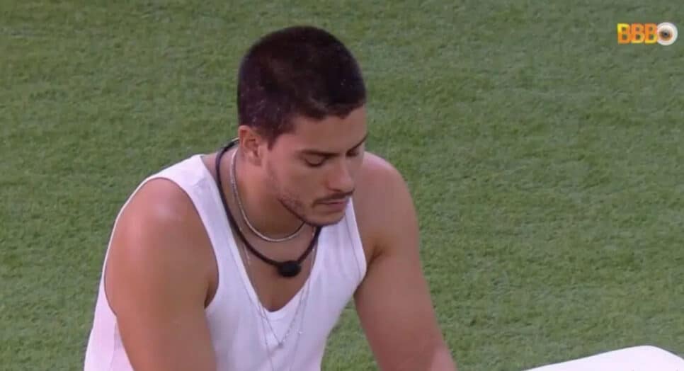 Arthur Aguiar ficou chateado com aliados do BBB22 (Foto: Reprodução / Globoplay)
