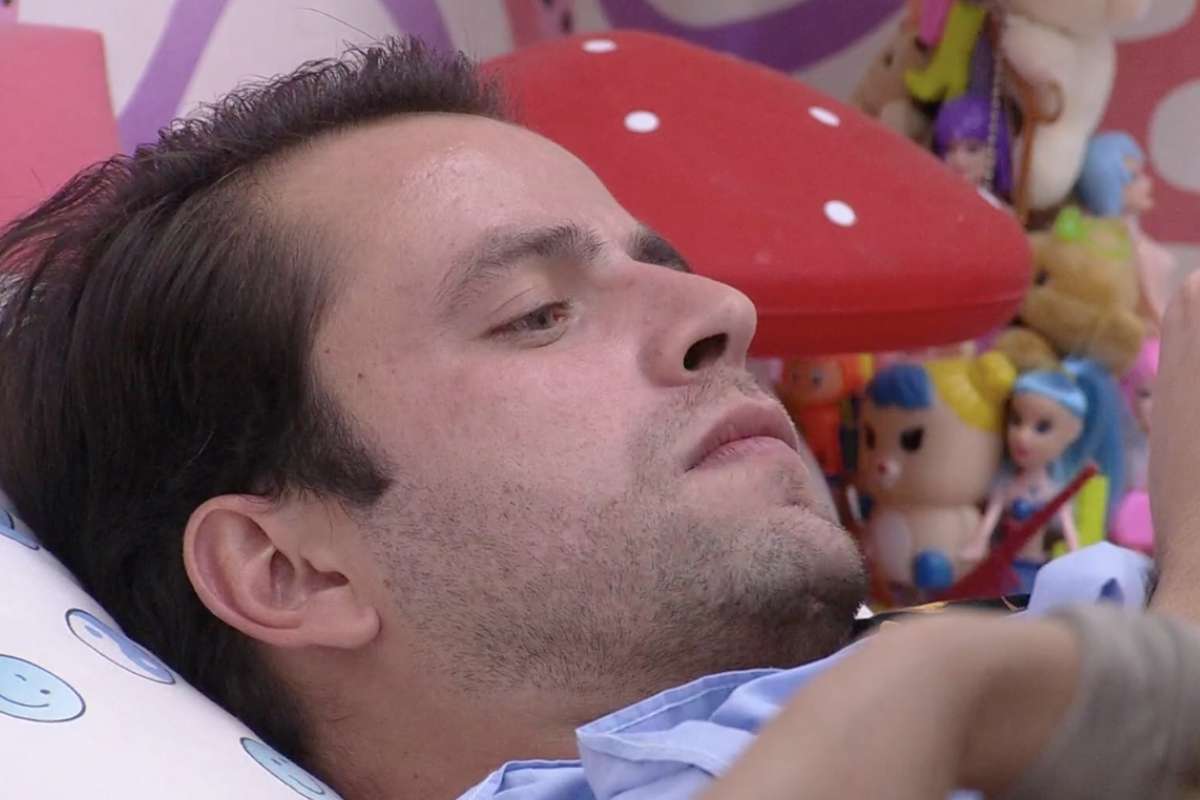 Gustavo lamenta saída de Laís no BBB22 (Foto: Reprodução - TV Globo)