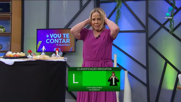 "Eu sou obrigada", Claudete Troiano se nega a ouvir na abertura de programa na RedeTV! e rasga o verbo (Reprodução)