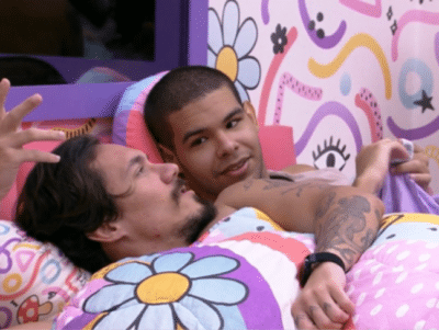 Imagem do post BBB22: Vyni e Eliezer protagonizam momento íntimo e brother faz pedido: “Um pouco mais fofo”