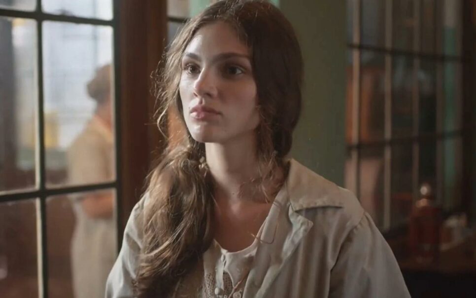 Além da Ilusão: Olívia fala com Matais após descobrir sobre traição cruel (Foto: Reprodução/Globo)