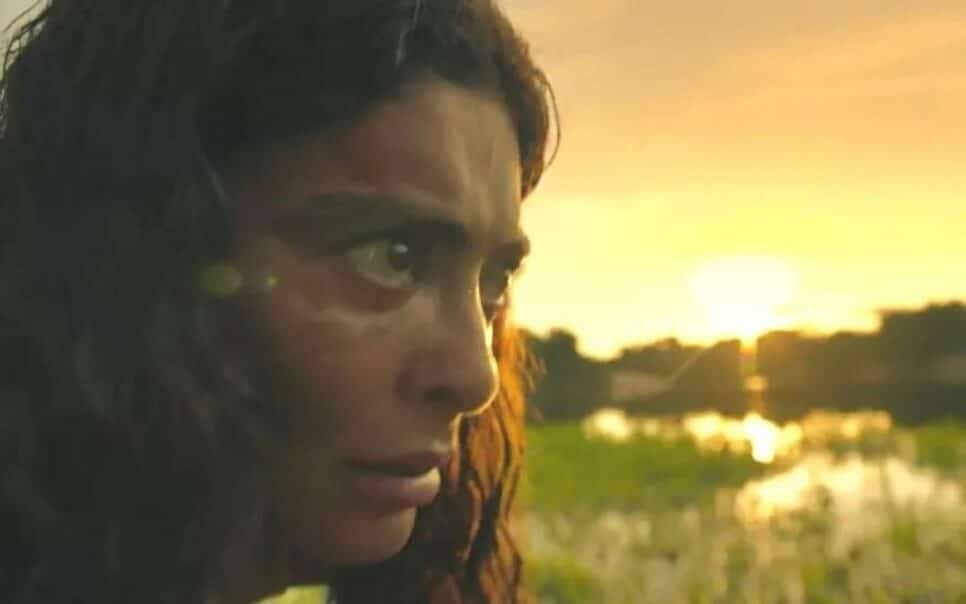 Pantanal: Para salvar Juma de sucuri, Maria Marruá vira onça (Reprodução)