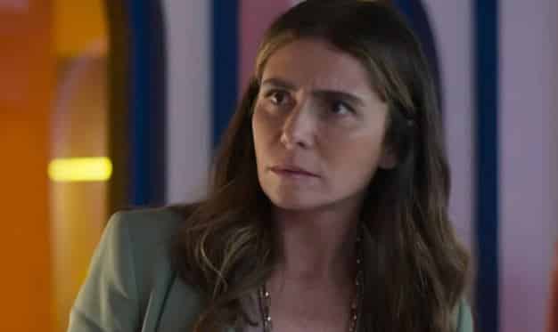 Quanto Mais Vida, Melhor!: Paula arruma ajuda para roubar Carmem descaradamente