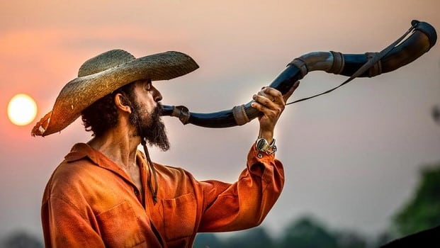 Joventino (Irandhir Santos) em Pantanal; ator muda de personagem na segunda fase da novela (Foto: Reprodução / Globo)