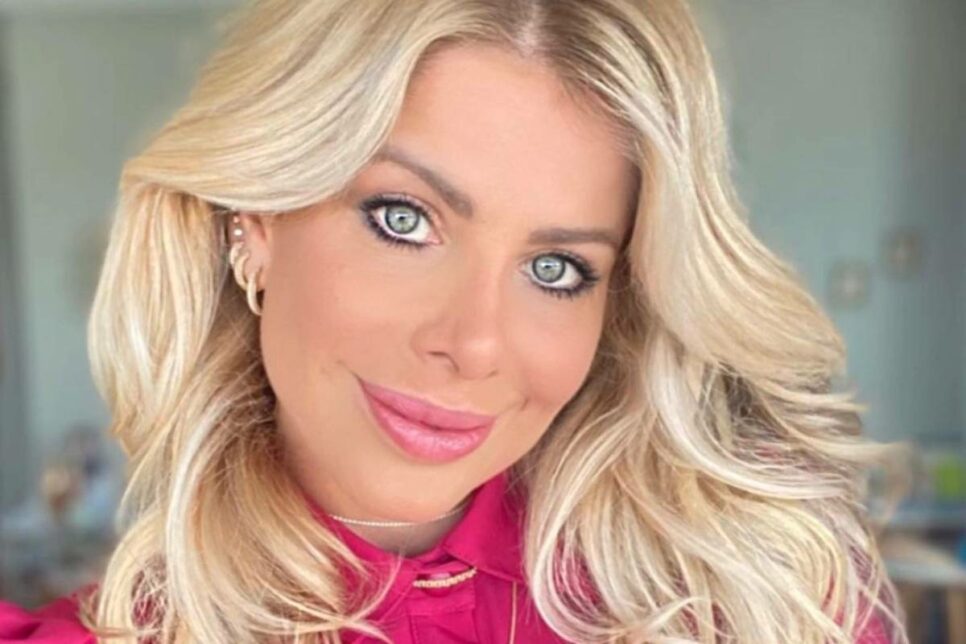 Karina Bacchi abandonou a carreira de atriz (Foto: Reprodução / Instagram)
