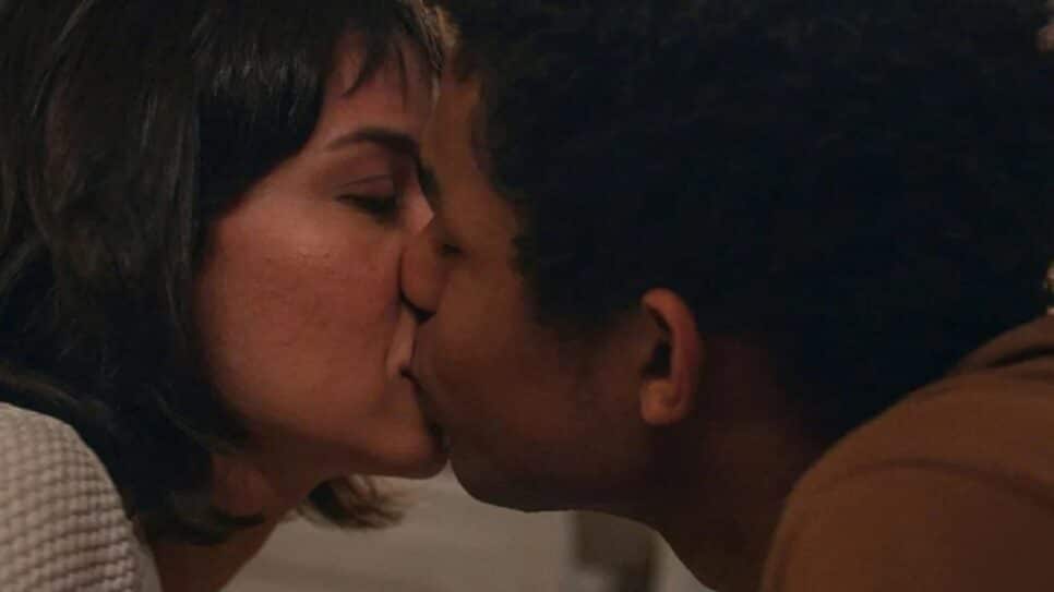 Um Lugar ao Sol: Beijo de Lara e Davi faz público desistir da trama (Reprodução)