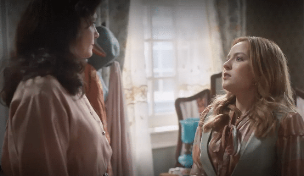 Isadora pega Violeta no flagra na trama das seis da Globo (Reprodução/Globo)
