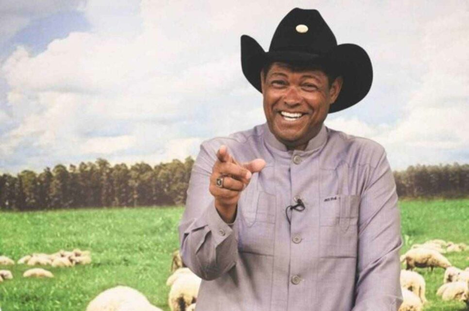 Valdemiro Santiago, que diz curar doenças na Igreja Mundial, está fazendo "merchan" de remédios (Foto: Reprodução / Internet)