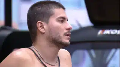 Imagem do post BBB 22: Arthur Aguiar teme término com Maíra Cardi fora do reality: ‘Se é que eu ainda tenho esposa’