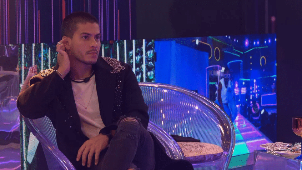 BBB22: Arthur Aguiar durante a festa (Foto: Reprodução)
