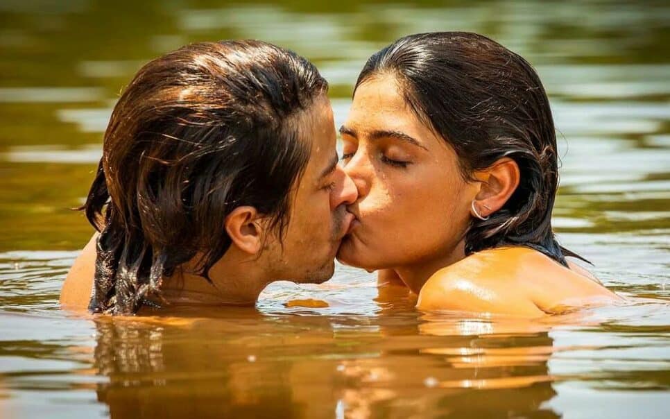 Pantanal: Jove beija Guta e acaba peladão no meio do paraíso